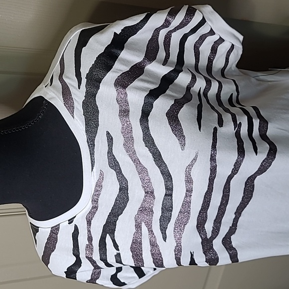 NWT Apt. 9 White Zebra Print Glitter Top Size Medium - Picture 2 of 7